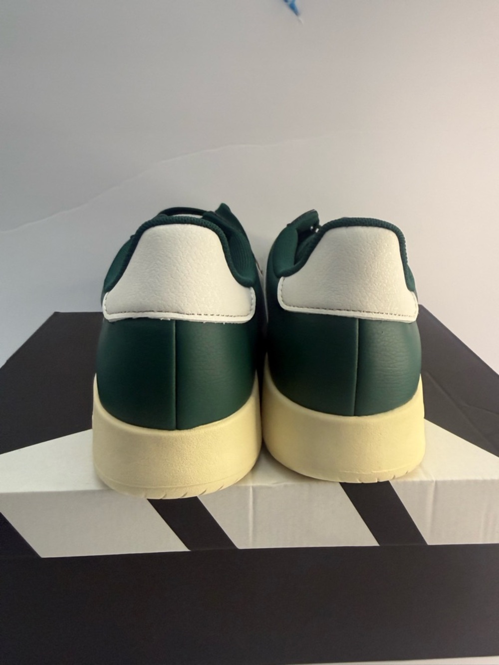 Men’s adidas Barreda j1320 lifestyle collegiate green core white shoes. NWB - Picture 3 of 8